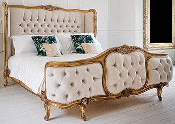 Chambre classique avec lit corbeille Versailles style Louis XV, meubles Dobois