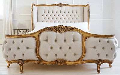 Lit corbeille Versailles en bois sculpté style Louis XV pour chambre royale, meubles Dobois