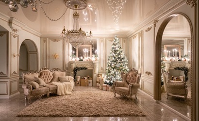 Grand salon de château meublé en style Louis XV baroque