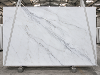 Marbre blanc Qarar pour table de style - LES MEUBLES DOBOIS
