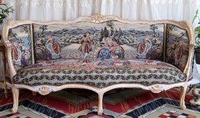 Canapé marquise style Louis XV en velours vert émeraude – MEUBLES DOBOIS