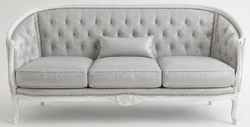 Canapé de style Louis XV en bois massif sculpté