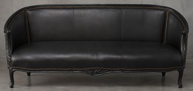 Banquette de style baroque avec accoudoirs arrondis