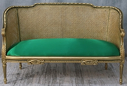 Canapé Cléopâtre style Louis XVI en bois doré et tissu ivoire – MEUBLES DOBOIS