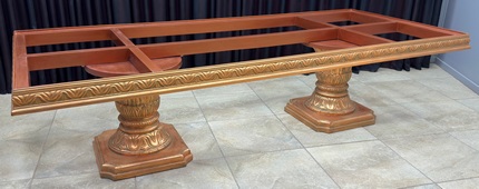Table de repas romaine de style baroque couleur acajou, rectangulaire avec pieds centraux sculptés - LES MEUBLES DOBOIS
