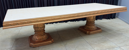 Grande table de salle à manger romaine de style baroque crème avec deux pieds centraux - LES MEUBLES DOBOIS