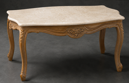 Table basse baroque style Louis XV en bois doré blanchi et marbre blanc Qarar - LES MEUBLES DOBOIS