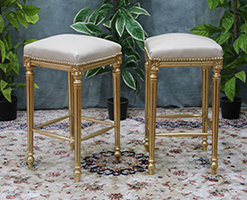 Tabouret de bar Louis XVI assise tissu noble LES MEUBLES DOBOIS