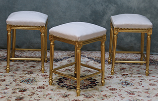 Tabouret de bar Louis XVI design élégant LES MEUBLES DOBOIS