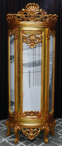 Vitrine demi-lune baroque dorée porte vitrée bombée ouverte